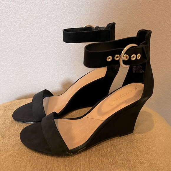 Shoe Dazzle Shoes - Shoedazzle Black Suede Wedges